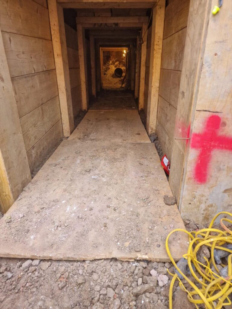 New sewer connection, 15m tunnelling and new chambers, photo 4