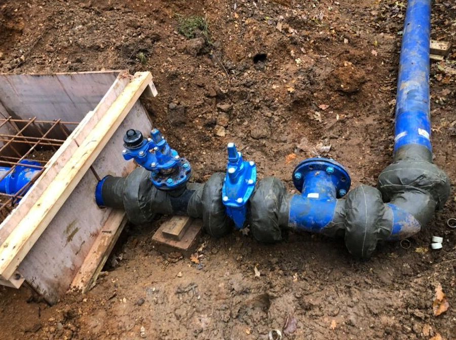 Leak location, deep excavation and new pipework, London
