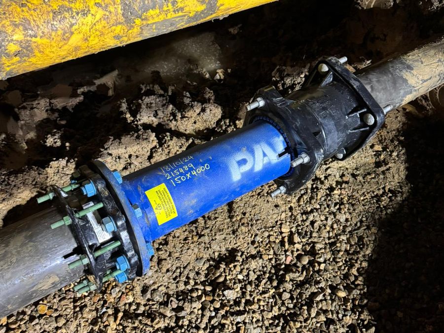 Emergency water main burst repair, North London Business Park, N11